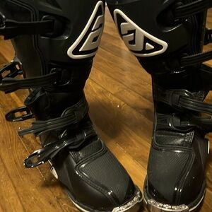 Motocross boots